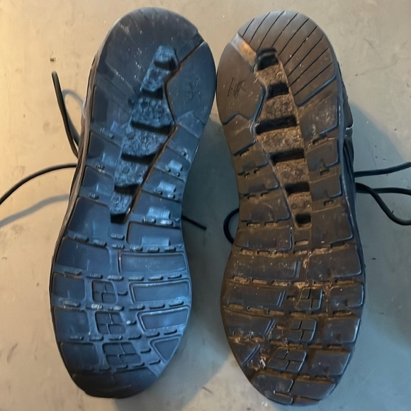 Adidas black on black sneakers Men’s athletic sneakers - Picture 5 of 5